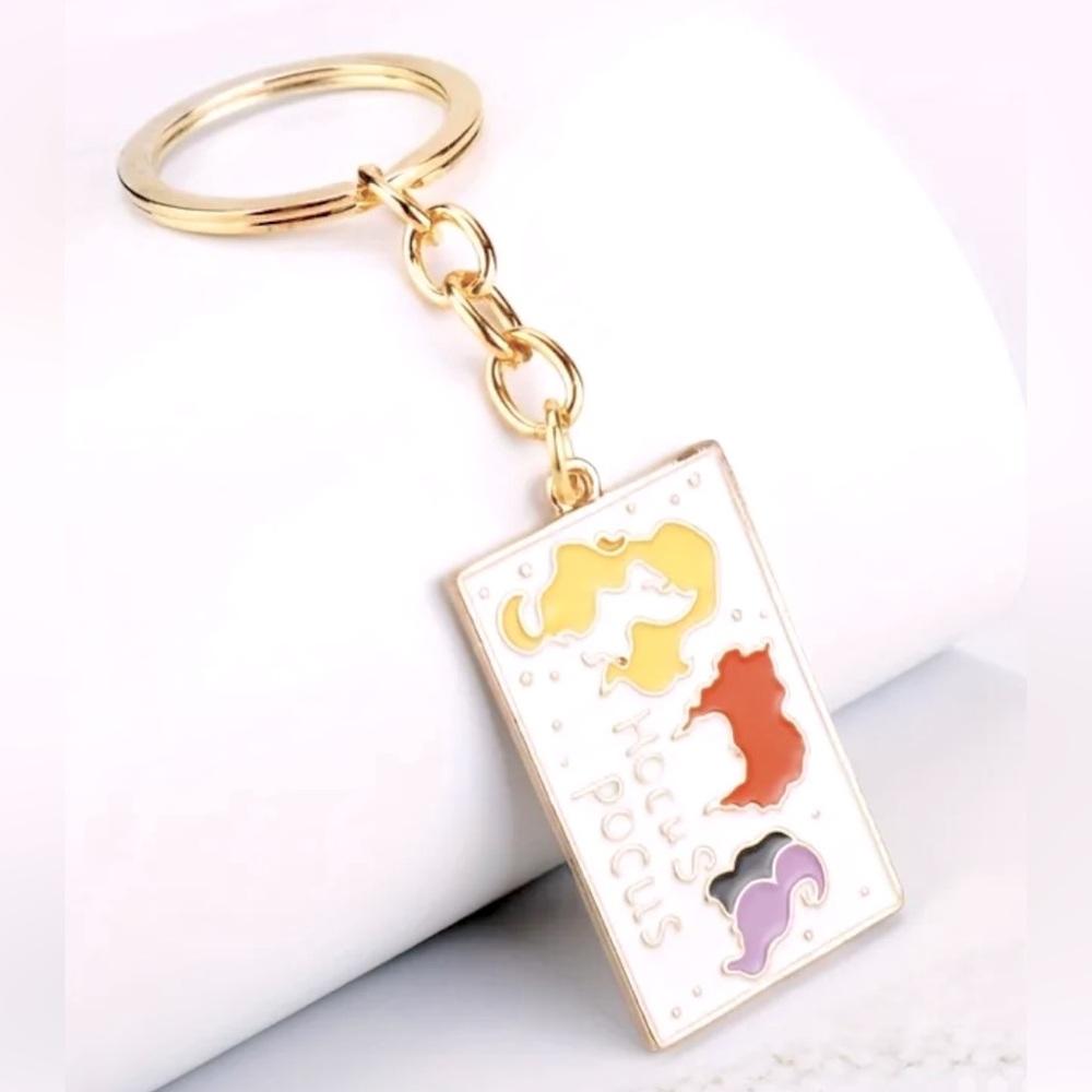 🧙 💫 HOCUS POCUS SANDERSON SISTERS KEYCHAINS! NEW